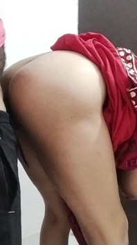Bhabhi fütterte mich muttermilch und fickte sie dann wie eine schlampe