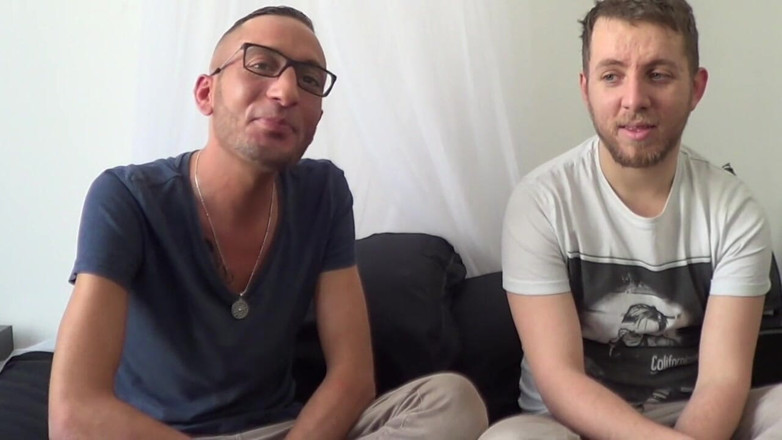 Gaybareback: O curvă franceză futută fără prezervativ de o curioasă heterosexuală