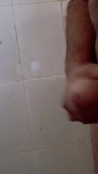 Skutečné masterbating v koupelně