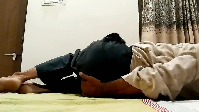 Me play vid: A Hot and Lovely Play on Bed