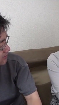 Sexe en gros plan 1:1 entre une femme mariée à forte poitrine et un jeune homme - Shiratori Sumire