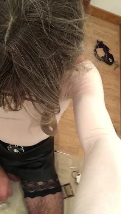 Traceytv: 娘娘腔特蕾西电视戏弄她娘娘腔的鸡巴