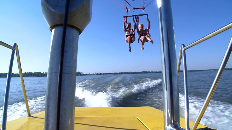 MMV Films and Clips XXX: 배에 있는 레즈들