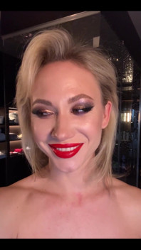 Heavy, Seductive Makeup or Casual Beauty?try Not to Blink, You Might Miss Something