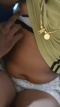 Kama queen si istri india asal tamil lagi asik ngentot sama ayah mertuanya. Video seks paling hot yang akan kita toncari hari ini!