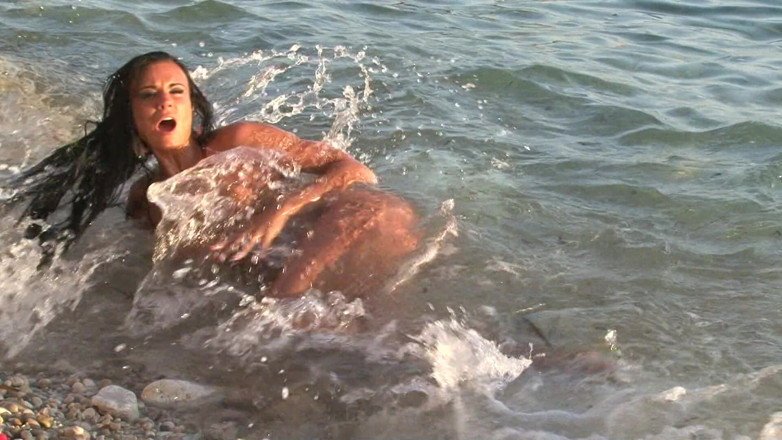 Public Entertainment: Outstanding babe in erotic solo