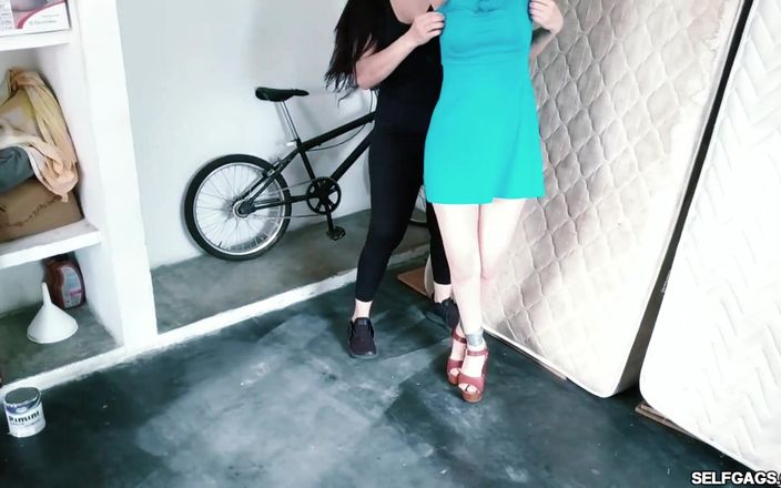 Selfgags Latina Bondage: Imprezowa dziewczyna rozerżnięła się na poddaszu