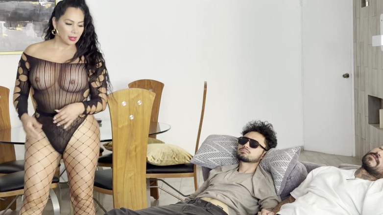 Calientehubxxx: A Dream of 3 Gali Diva