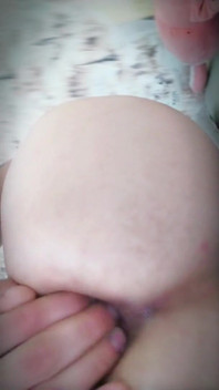 Sweet Selfie Cumshot in Pink Sissy Anal Hole