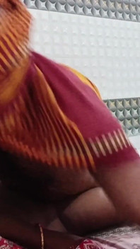 Real pareja india en piso embaltado hardcore - sesión de equitación apasionada
