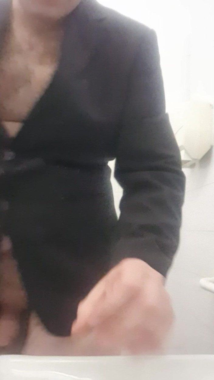 Mirko2589: 모두 벌거벗고 우아한 재킷을 입고