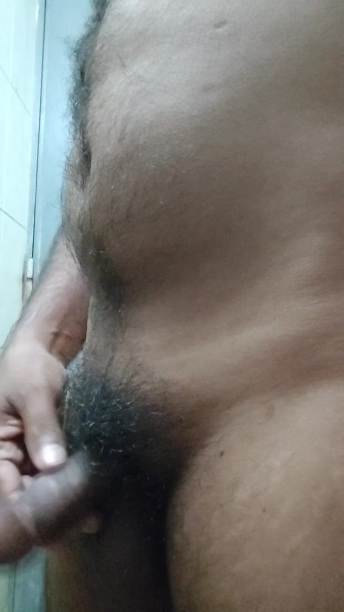 Hot Chilli 2025: baathroom men jaaring ka maja le rahe hain aaraam mahsoos...