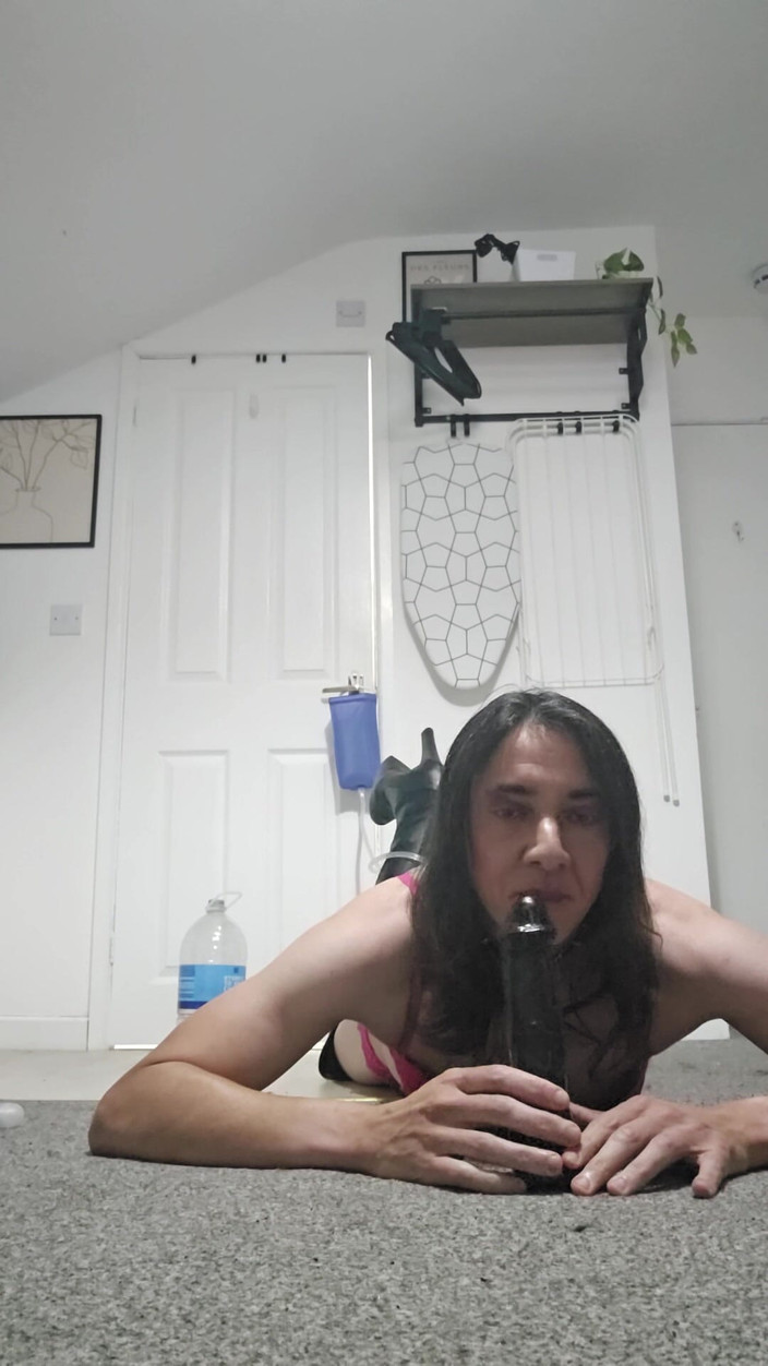 sissychristel: Sissy Enema khổng lồ, cắm và bịt miệng