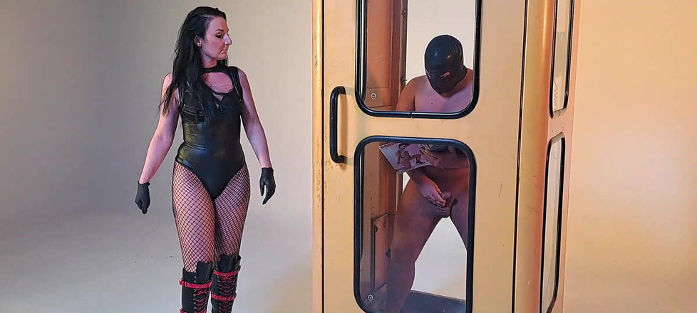 Lady Luciana Di Domizio: Плювати і дрочити в телефонній кабінці