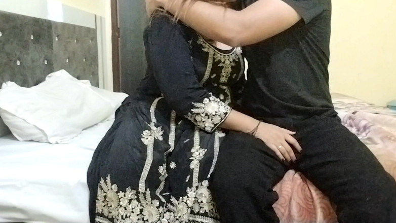 Hardcore muskan: Sex with Big Ass Wife