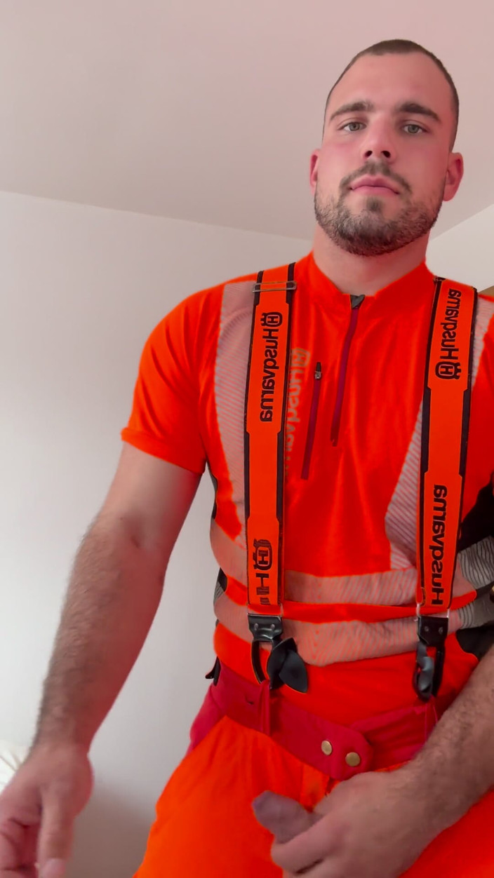 Tyler Blake: Dřevorubec v Hivis honí jeho obrovského mužského ptáka