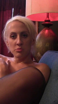 Lesbische blonde meid doet al haar leren meesteres om te doen
