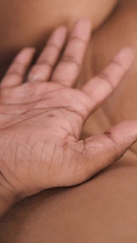 Rommance pagi dengan suami cuckoldnya dan dengan teman lelaki, filem desi India bertiga