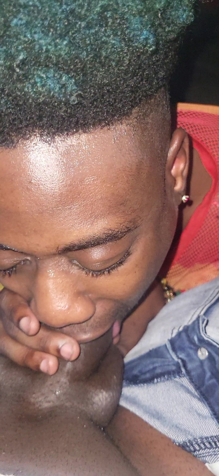 Wondahead21: Lecca, becca e bacia il cazzo - solo per i fan...