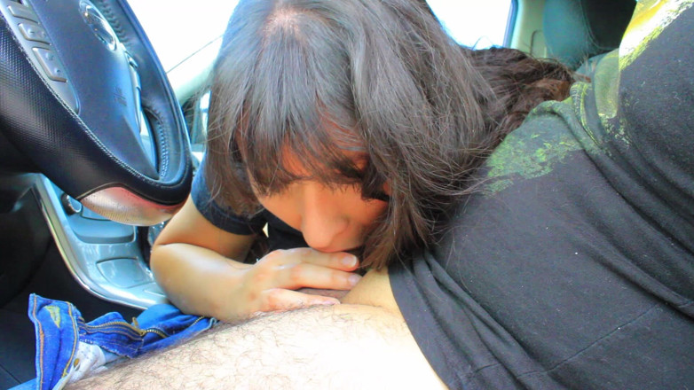 VickyVixen: อมควยในรถ