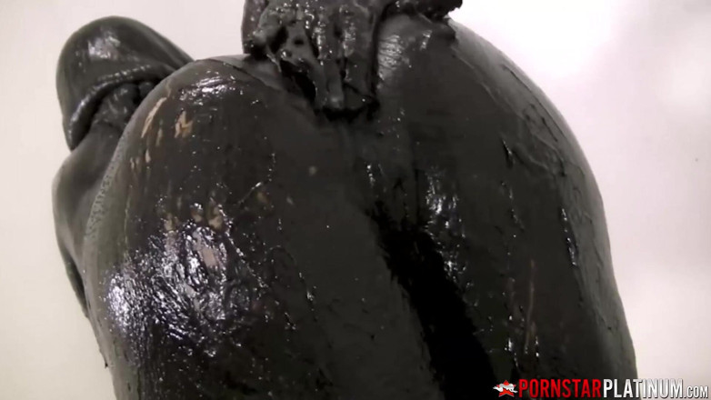 Pornstar Platinum: PORNSTARPLATINUM - Mindi Mink si hraje s kundičkou poté, co se...