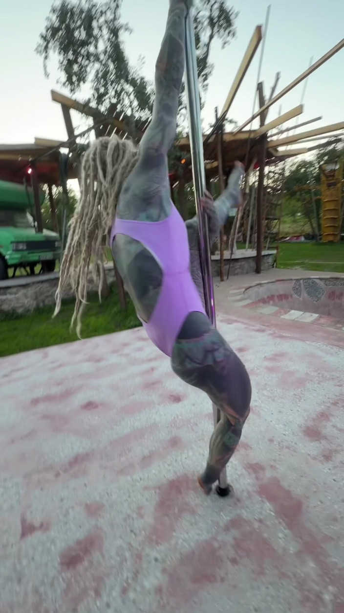 Anuskatzz: Do You Like My Dance for You? Follow Me for...