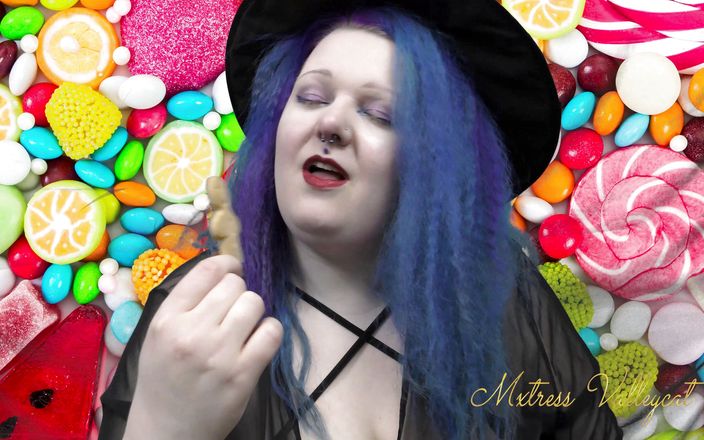 Mxtress Valleycat: Sneaky sorceress turns you into a snack