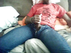 Pharoah Zeus: Masturbace na gauči Pt 8 Pohled zepředu se snaží udělat dobře