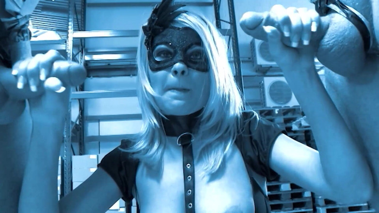 German BDSM MMV: Niemiecka Scena Dominacji - Blondynka W Fetish Gear