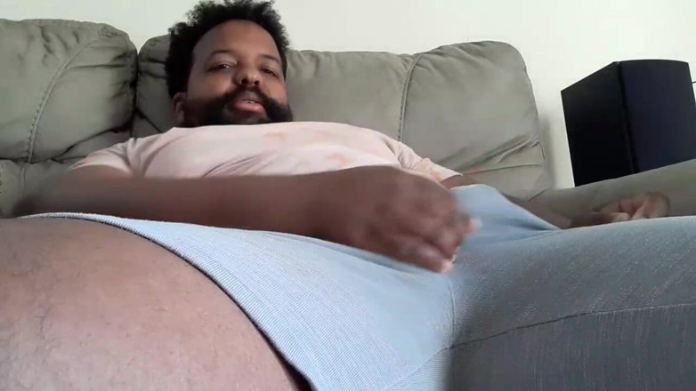 Eddie Venezuela: hot bare kaale vaale sautele paapa ise strok karte hain...