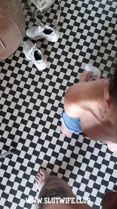 Slutwife Club: Cfnm submission: candie cross lagi asik nyepong dan ngentot kontolku...