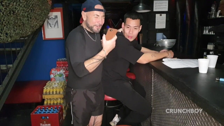Fun bareback meeting in Barcelona: Luix โดน Diego Brazil เย็ดโหดแบบไม่ใส่ถุงในห้อง locker