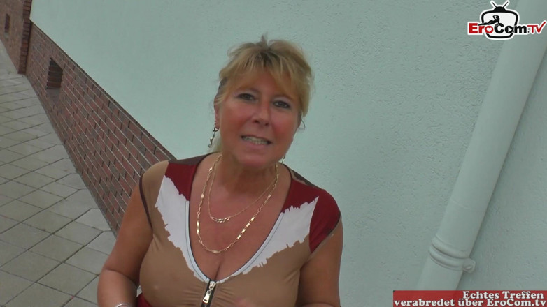 EroCom: Mature german milf sluts share cock in threesome
