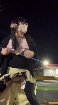 Self-training No. 41: Tackle Pussy Exposure in Progress at Shopping Mall Parking Lot
