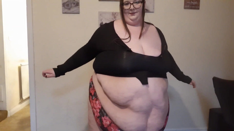 SSBBWLadyBrads: SSBBW destroys and rips body suit - 7XL