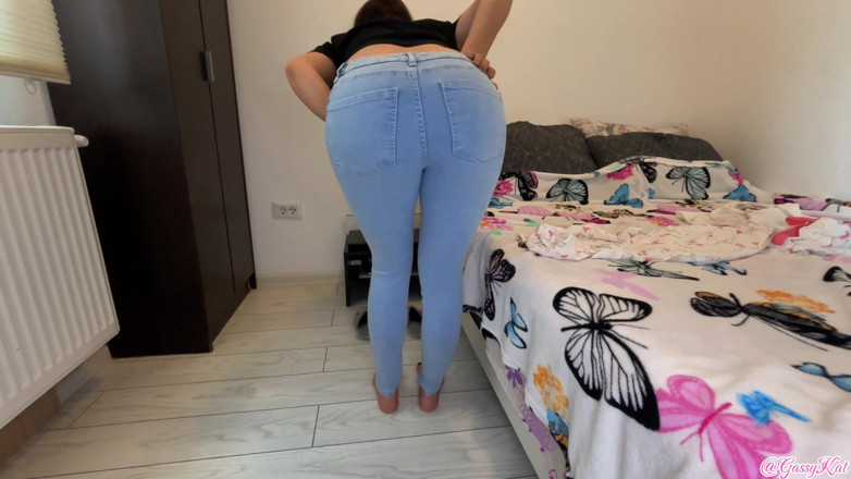 GassyKat: Farts From Pajamas to Tight Jeans: Stinky Grwm