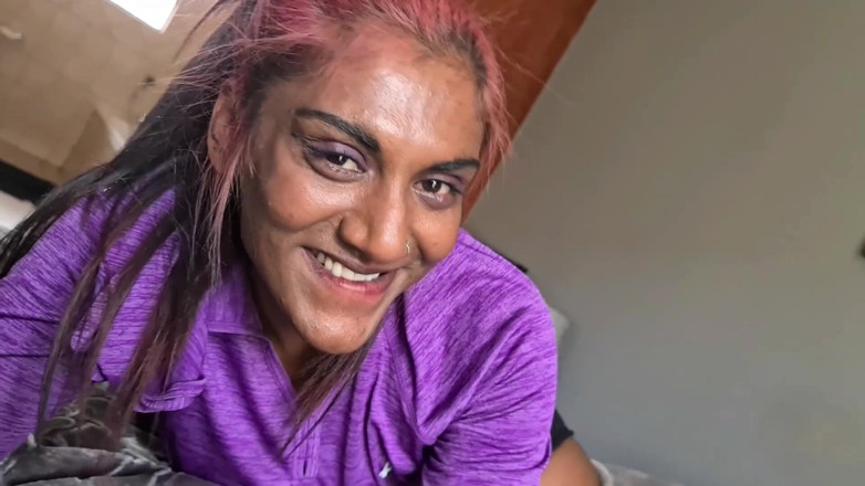 domslutfucker: देखने का बिंदु गंदी बात कर रही देसी रंडी बेडरूम में डिल्डो चूसना और चोदना