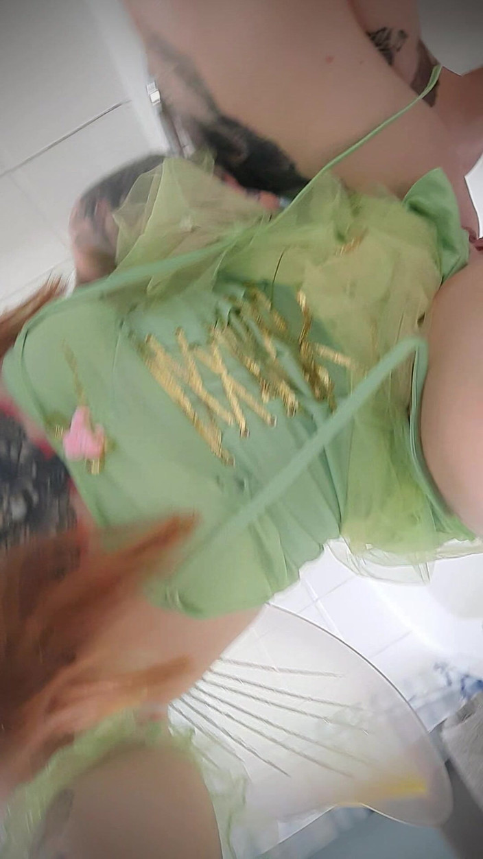 Yourfavecumslut: ピクシー・アスムル尿の動画