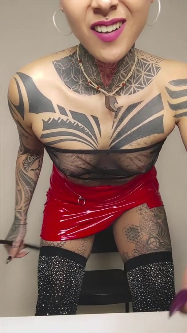 G0lden C0bra: Lateks panas merah