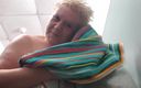 UK Joolz: Suszenie w przymierzalni przy basenie, po mojej wczesnej porannej kąpieli!