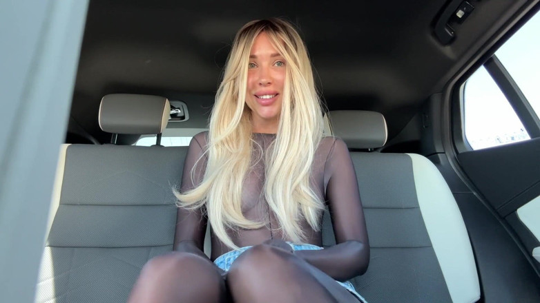 Wiss Chris: Nymphomaniac in Stocking Suit in Car in Parking Lot Cums