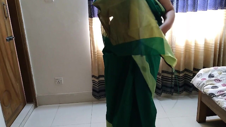 Aria Mia: Bhabhi nóng bỏng bị debar jab patni đụ trong phòng tắm...