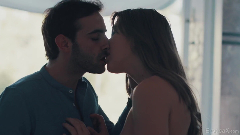 Erotica X: EroticaX - Paige Owens mostra seu amor com sua buceta molhada