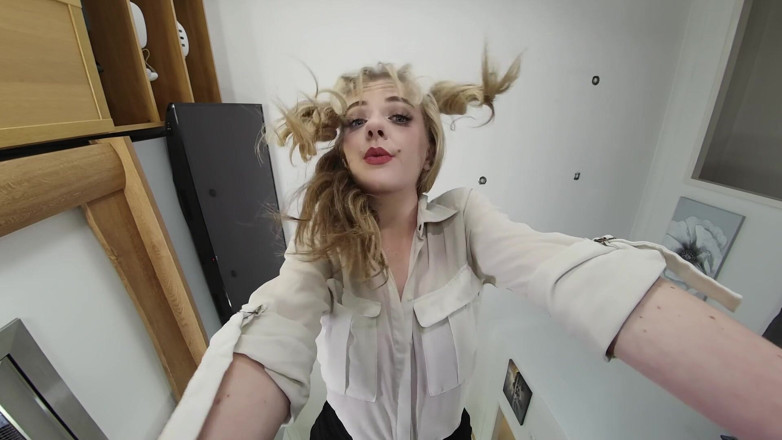 Jimmy Draws: Blonde Gabie - Facesitting in Nylons