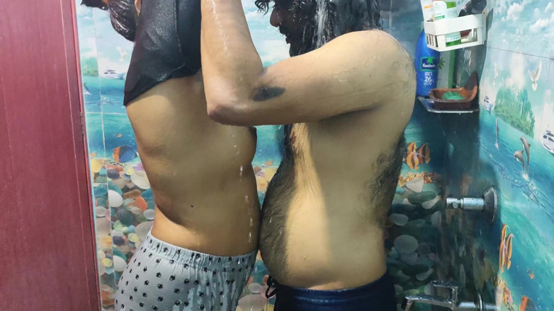 Vaigavarun45: Hot Couple Bath Romance in Bathroom