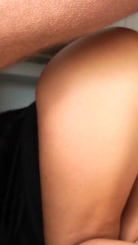 จู่ๆแม่เลี้ยงก็รู้สึกควยในตูดขณะทําความสะอาด แตกในตูดครอบครัว