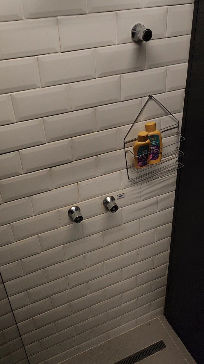 Hakam: Jen chcaní na tělocvičnu na podlaze