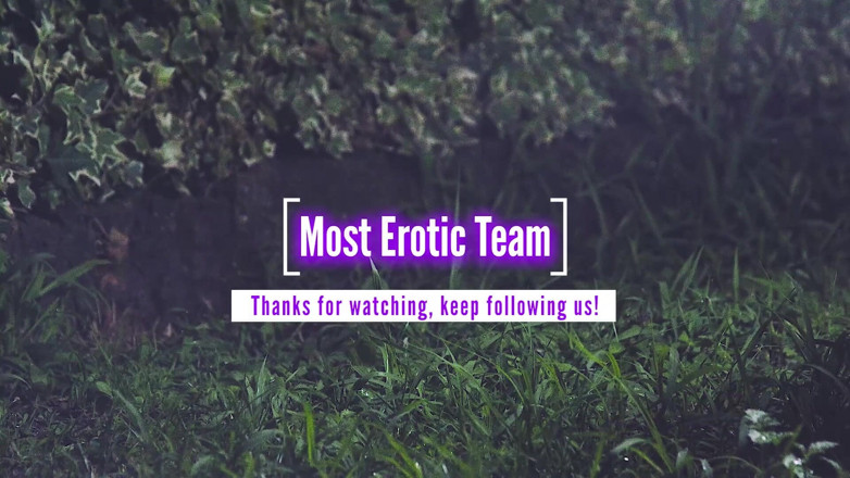 Most Erotic Girl: 彼女は屋外で放尿するのが大好きです