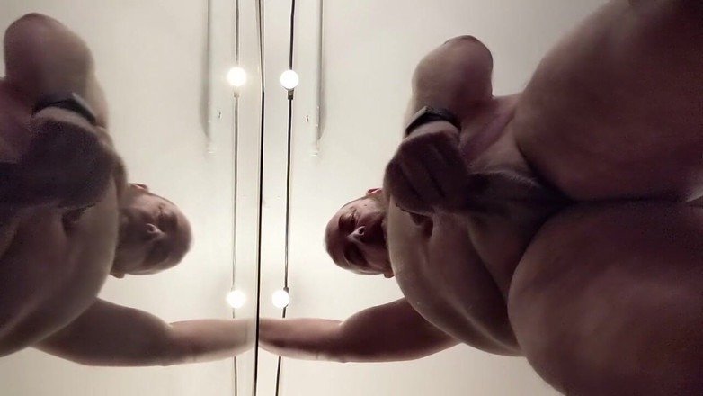 Skin and earth: 아래에서 통통한 곰 POV. 얼굴에 신음과 사정