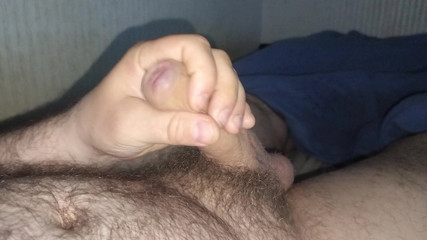Uhri: Masturbándose en la cama